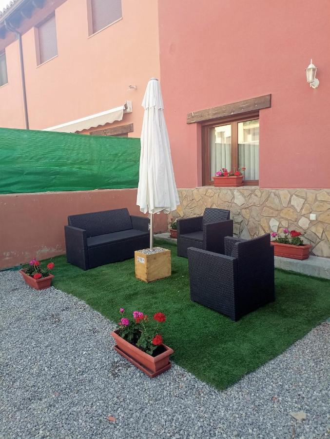 Casa Rural Claudia อัลบาร์ราซิน ภายนอก รูปภาพ