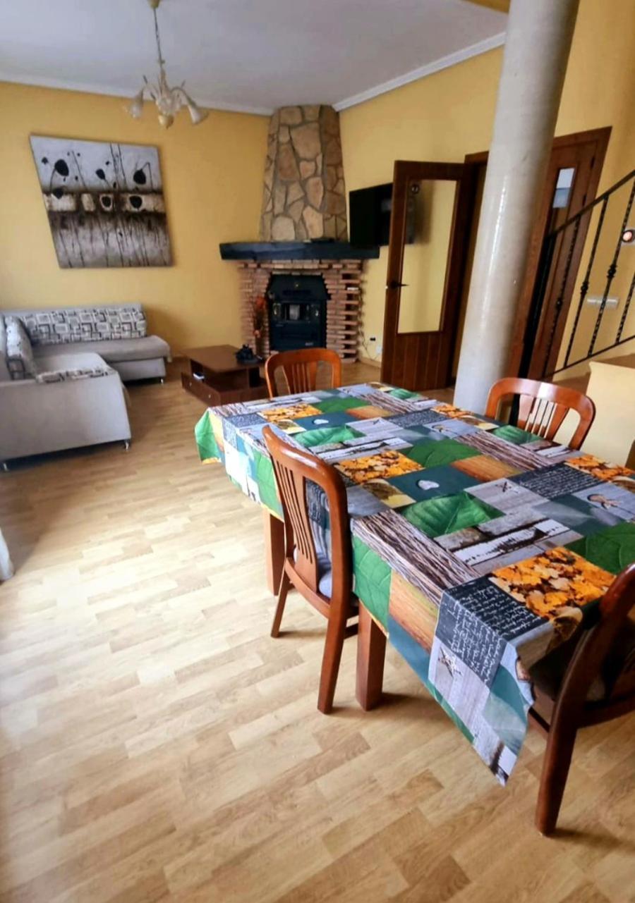 Casa Rural Claudia อัลบาร์ราซิน ภายนอก รูปภาพ